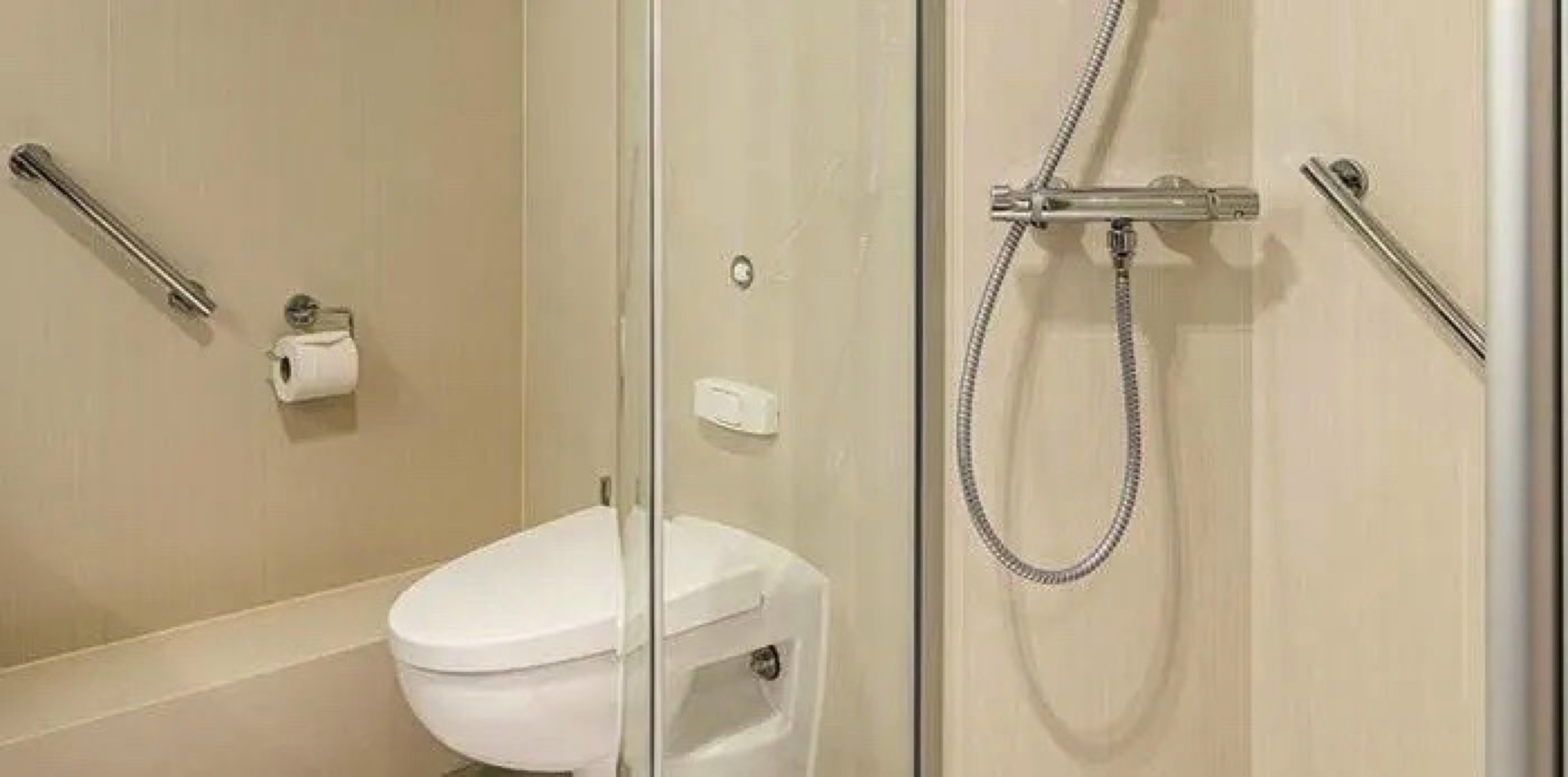 Twin Deluxe with Balcony